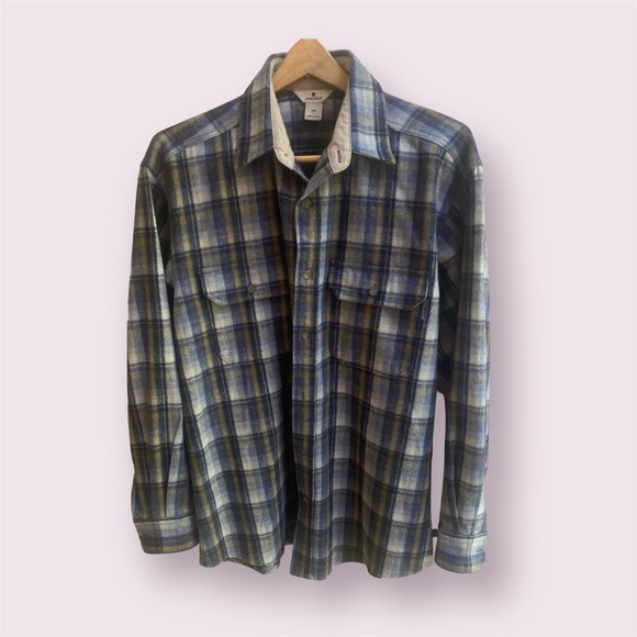 Woolrich Men's Plaid Button Down Shirt Sz Large Grey/Nvy Ombré EUC - Picture 9 of 10
